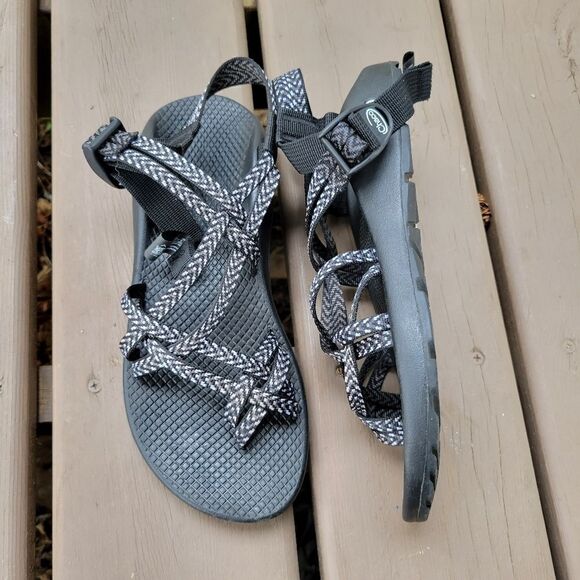 Chaco ZX/2 Classic Black White Gray Geometric Chevron Dagger Strappy Sandals 9 - Picture 1 of 7